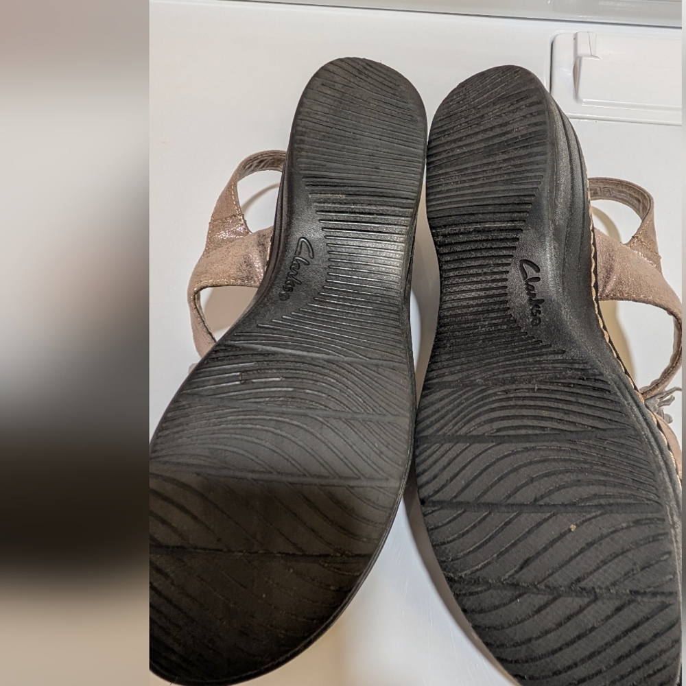Clarks Sandals. Size 10 - Picture 6 of 6